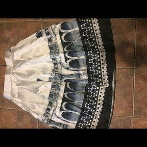 Black and white print skirt